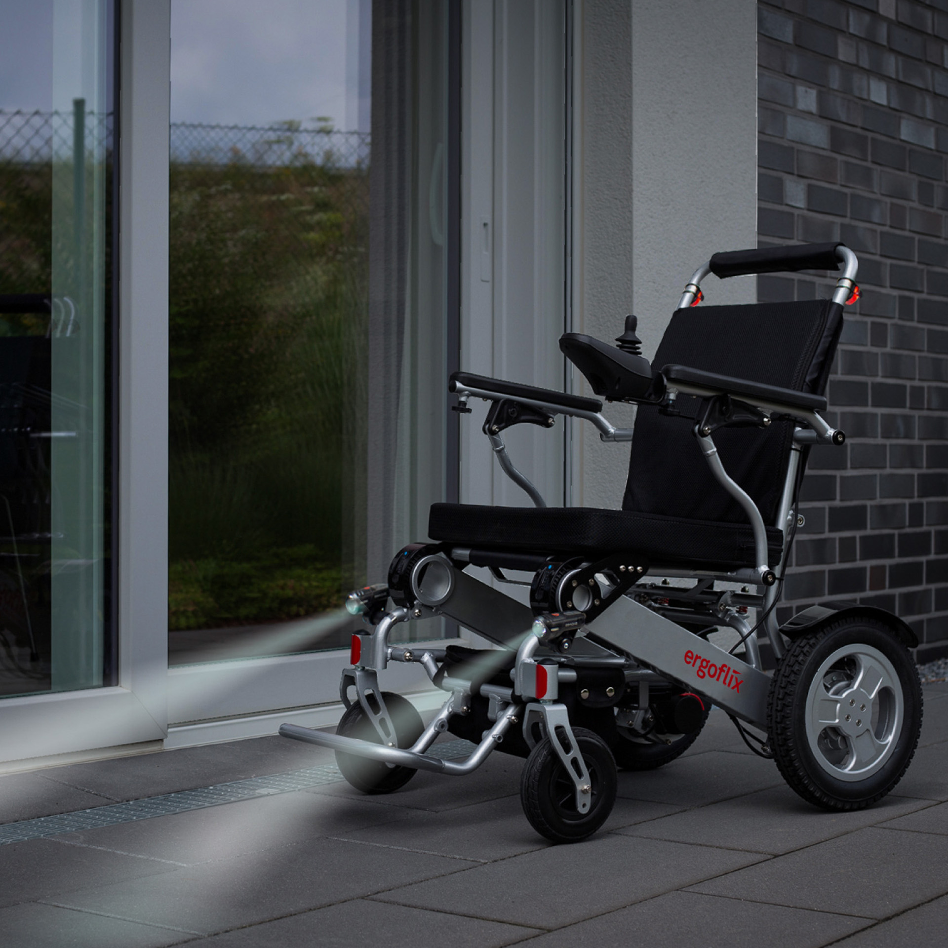 ergoflix LX / LXplus - elektrischer Rollstuhl (3)