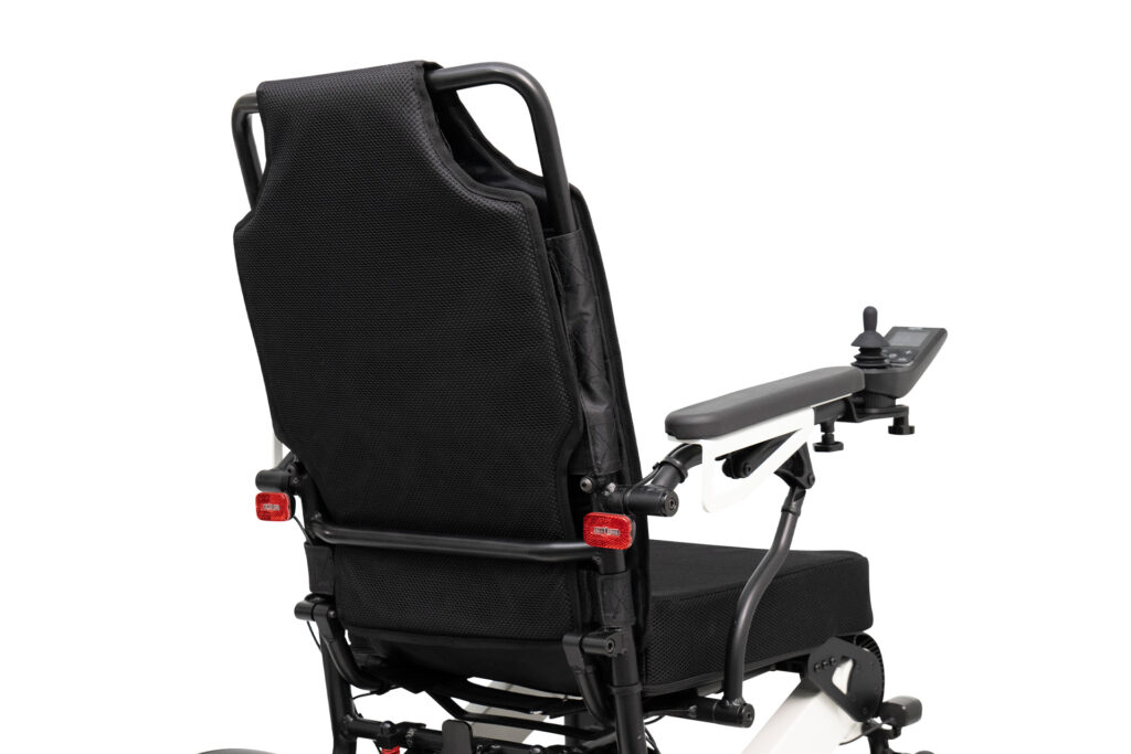 Der ergoflix®LX Rollstuhl von hinten.