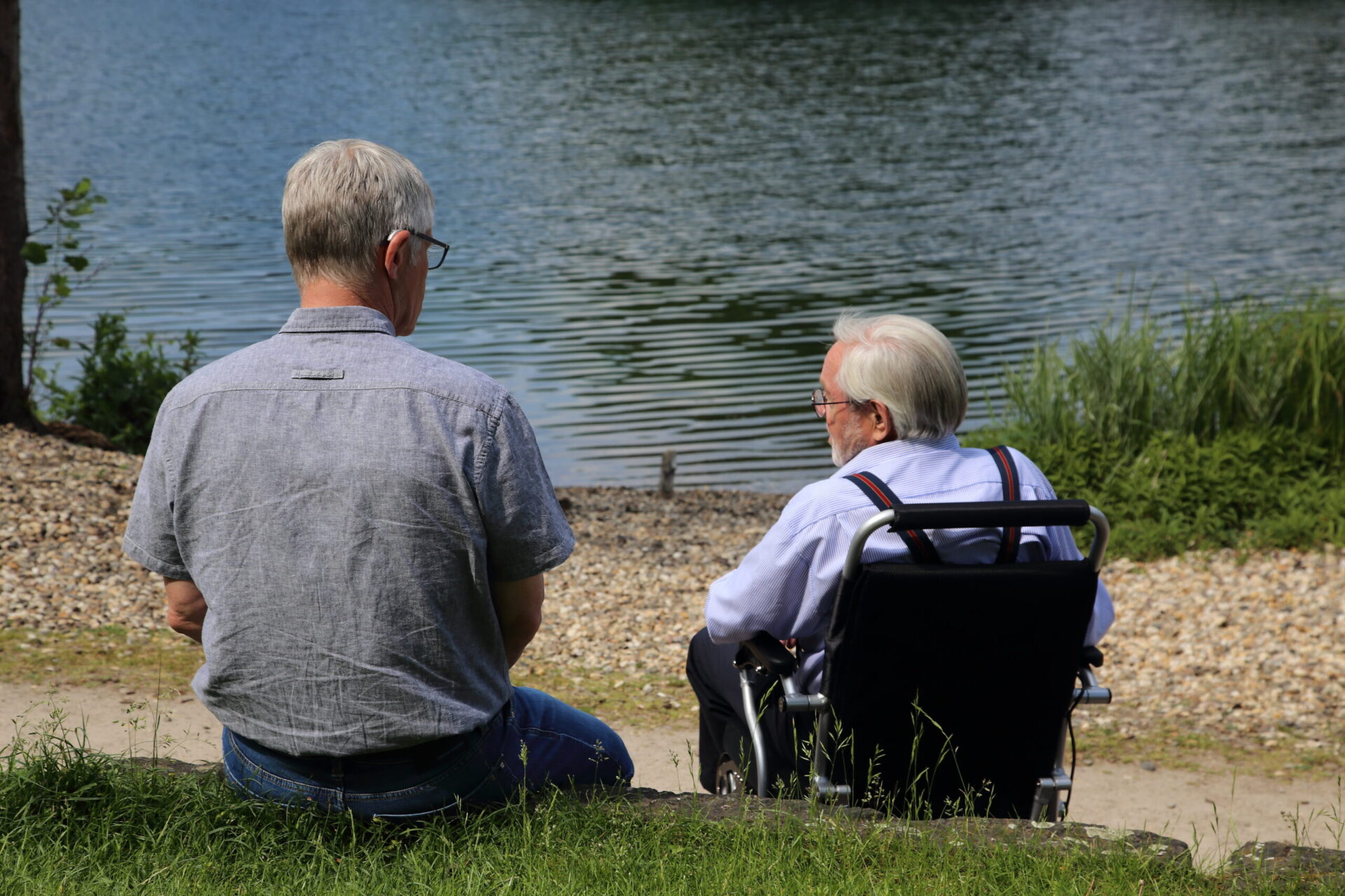 Ganz einfach mit dem Elektrorollstuhl ergoflix® ein Spaziergang machen